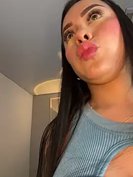 Snapshot of Miss_blue69 chatting on 12.18.25 Miss blue69 online show from 12.18.25