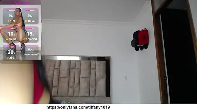 Snapshot of tiffany__pink chatting on 02.18.26 tiffany pink online show from 02.18.26