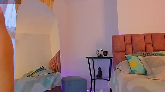 Snapshot of SunnyLeonz chatting on 11.08.25 SunnyLeonz online show from 11.08.25