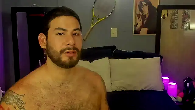 Snapshot of Prometeo-grizzly chatting on 12.30.24 Prometeo-grizzly online show from 12.30.24