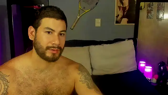 Snapshot of Prometeo-grizzly chatting on 12.31.24 Prometeo-grizzly online show from 12.31.24