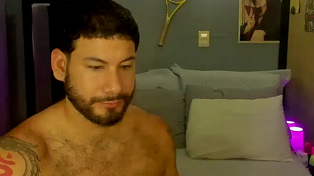 Snapshot of Prometeo-grizzly chatting on 01.18.25 Prometeo-grizzly online show from 01.18.25