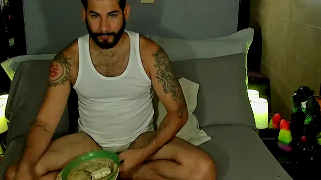 Snapshot of Prometeo-grizzly chatting on 01.31.25 Prometeo-grizzly online show from 01.31.25