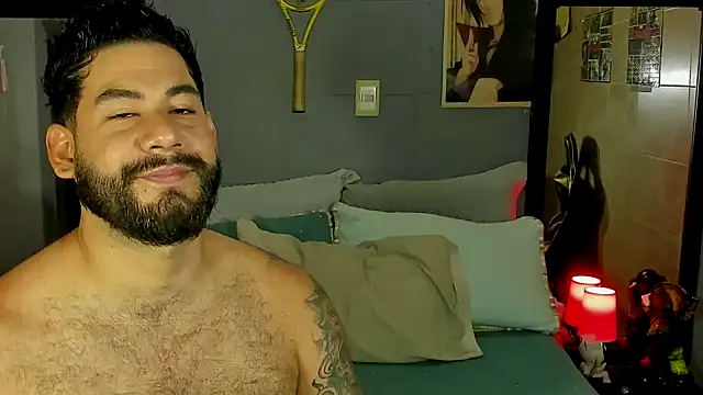 Snapshot of Prometeo-grizzly chatting on 02.22.25 Prometeo-grizzly online show from 02.22.25