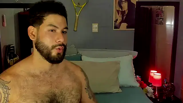 Snapshot of Prometeo-grizzly chatting on 02.25.25 Prometeo-grizzly online show from 02.25.25