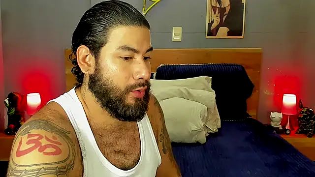 Snapshot of Prometeo-grizzly chatting on 09.30.25 Prometeo-grizzly online show from 09.30.25