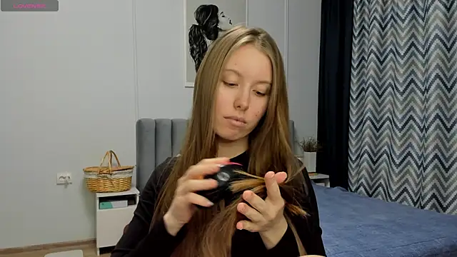 Snapshot of Peggy_Beauty chatting on 12.09.24 Peggy Beauty online show from 12.09.24