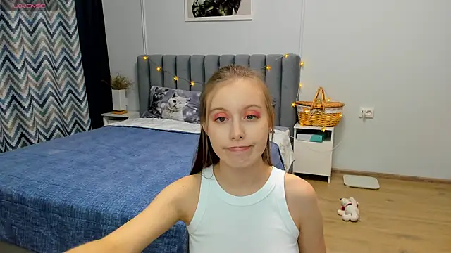 Snapshot of Peggy_Beauty chatting on 01.25.25 Peggy Beauty online show from 01.25.25