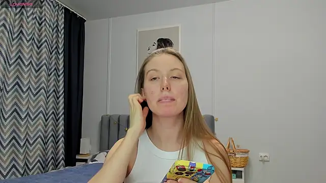 Snapshot of Peggy_Beauty chatting on 02.21.25 Peggy Beauty online show from 02.21.25