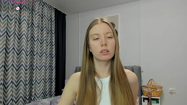 Snapshot of Peggy_Beauty chatting on 03.07.25 Peggy Beauty online show from 03.07.25