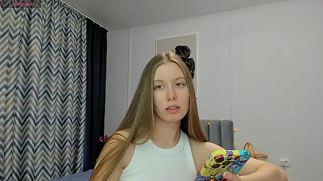 Snapshot of Peggy_Beauty chatting on 03.12.25 Peggy Beauty online show from 03.12.25