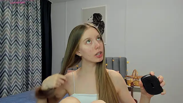 Snapshot of Peggy_Beauty chatting on 03.20.25 Peggy Beauty online show from 03.20.25