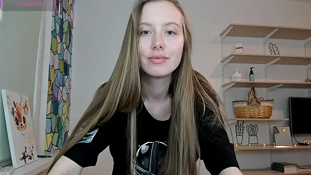 Snapshot of Peggy_Beauty chatting on 10.10.25 Peggy Beauty online show from 10.10.25