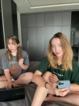 Nura n Sarah online show from 12.14.25