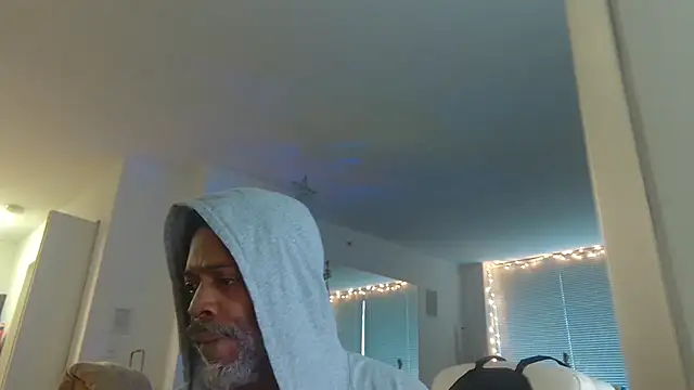 Snapshot of theblacklordmaster chatting on 12.12.24 theblacklordmaster online show from 12.12.24