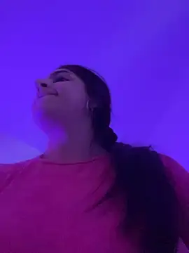 Snapshot of Alicia_Ruiz chatting on 10.22.25 Alicia Ruiz online show from 10.22.25