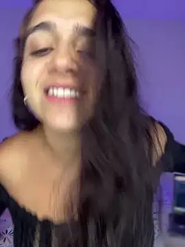 Snapshot of Alicia_Ruiz chatting on 11.19.25 Alicia Ruiz online show from 11.19.25