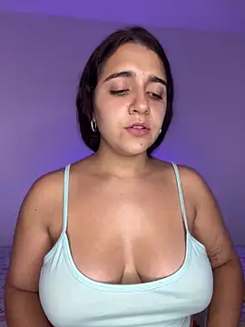 Snapshot of Alicia_Ruiz chatting on 11.24.25 Alicia Ruiz online show from 11.24.25