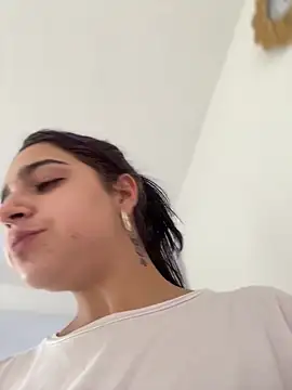 Snapshot of Alicia_Ruiz chatting on 12.17.25 Alicia Ruiz online show from 12.17.25