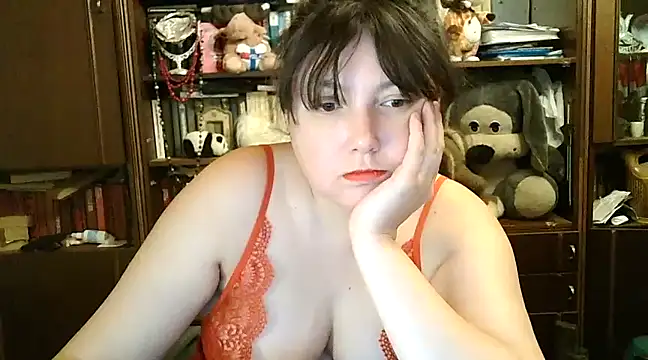 Snapshot of CarrieQPeach chatting on 12.12.24 CarrieQPeach online show from 12.12.24