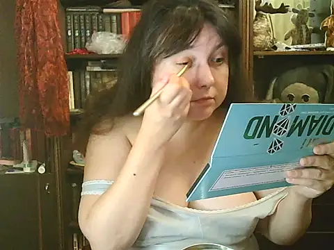 Snapshot of CarrieQPeach chatting on 10.12.25 CarrieQPeach online show from 10.12.25