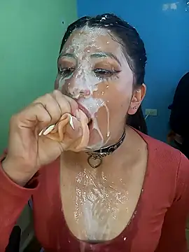 Snapshot of nammy__dirtyhott chatting on 01.22.25 nammy dirtyhott online show from 01.22.25