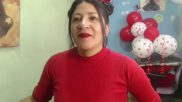 Snapshot of nammy__dirtyhott chatting on 02.13.25 nammy dirtyhott online show from 02.13.25