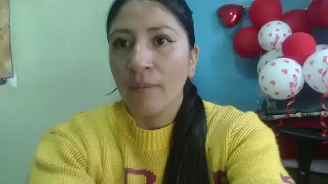 Snapshot of nammy__dirtyhott chatting on 02.24.25 nammy dirtyhott online show from 02.24.25