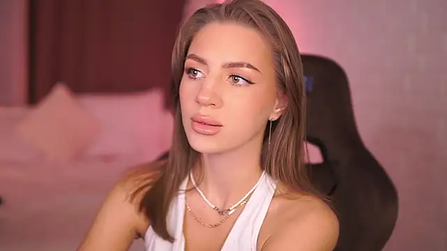 Snapshot of MaryHillty chatting on 11.11.25 MaryHillty online show from 11.11.25