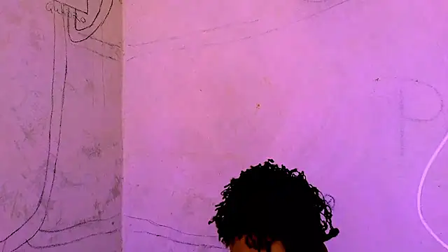 Snapshot of nzanizy chatting on 12.20.25 nzanizy online show from 12.20.25