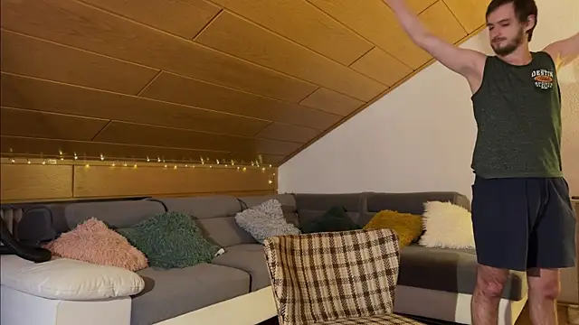 Snapshot of naked_psy chatting on 11.18.25 naked psy online show from 11.18.25