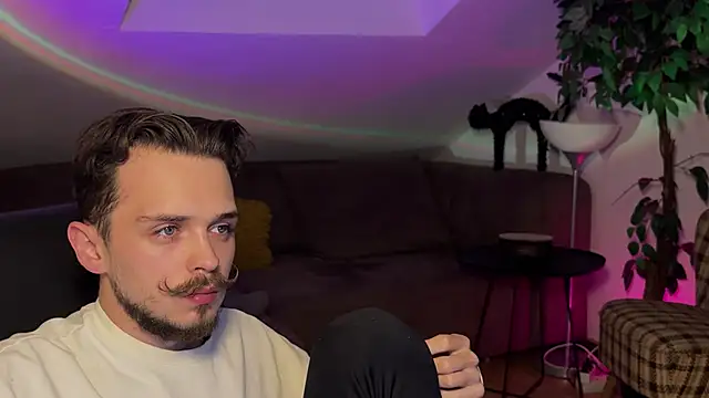 Snapshot of naked_psy chatting on 03.26.26 naked psy online show from 03.26.26