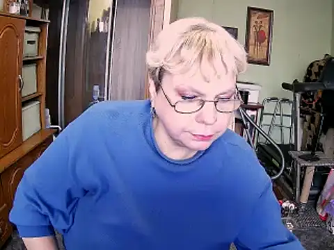 LOLA8888 online show from 11.17.25