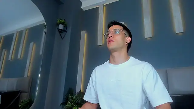 alexgiraldo  online show from 02.05.25