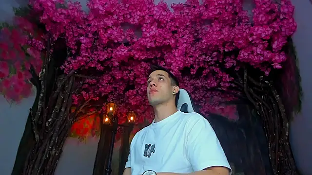 alexgiraldo  online show from 02.15.25