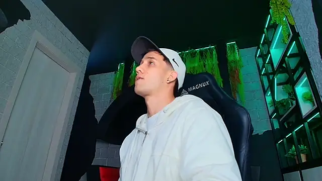 alexgiraldo  online show from 03.18.25