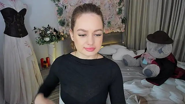 Snapshot of MiracleCurly chatting on 11.06.25 MiracleCurly online show from 11.06.25