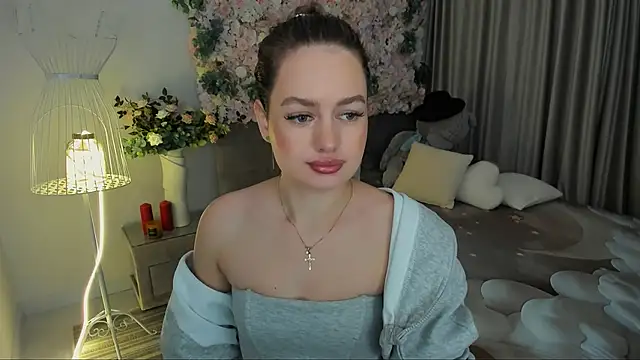 Snapshot of MiracleCurly chatting on 11.14.25 MiracleCurly online show from 11.14.25