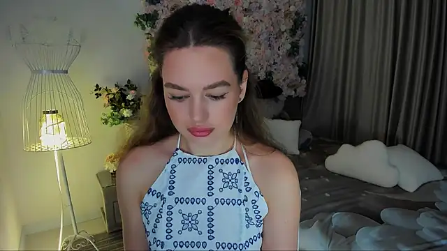 Snapshot of MiracleCurly chatting on 11.25.25 MiracleCurly online show from 11.25.25