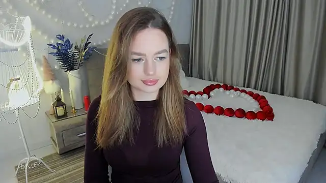 Snapshot of MiracleCurly chatting on 12.21.25 MiracleCurly online show from 12.21.25