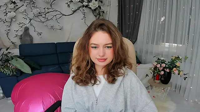 Snapshot of MiracleCurly chatting on 02.23.26 MiracleCurly online show from 02.23.26