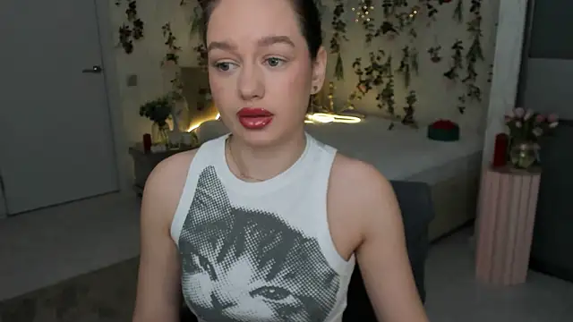 Snapshot of MiracleCurly chatting on 03.24.26 MiracleCurly online show from 03.24.26