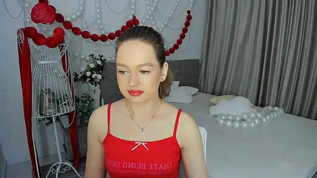 Snapshot of MiracleCurly chatting on 04.13.26 MiracleCurly online show from 04.13.26