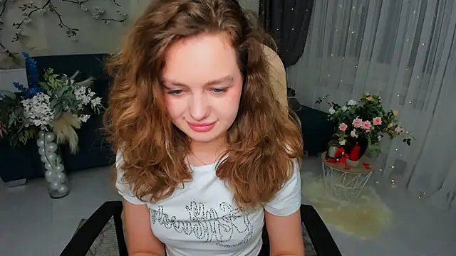 Snapshot of MiracleCurly chatting on 04.15.26 MiracleCurly online show from 04.15.26