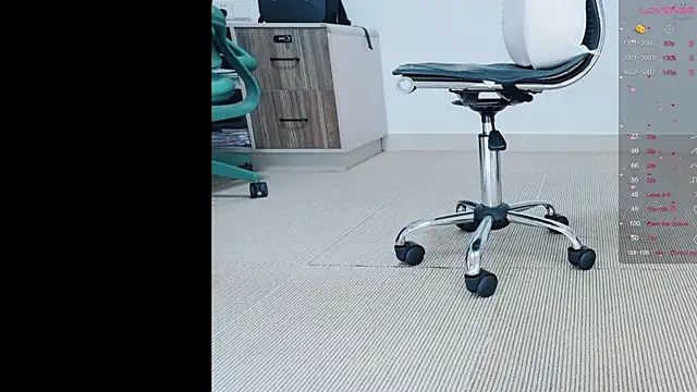 Snapshot of tt50256 chatting on 09.17.25 tt50256 online show from 09.17.25