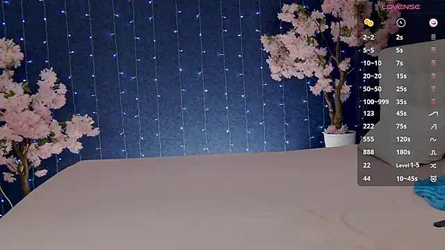 Snapshot of -Mirror-Girl- chatting on 10.12.25 -Mirror-Girl- online show from 10.12.25