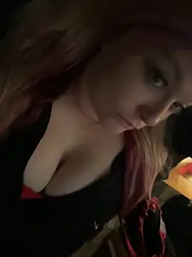 Snapshot of Cumslutsnowbunnie69 chatting on 10.18.25 Cumslutsnowbunnie69 online show from 10.18.25