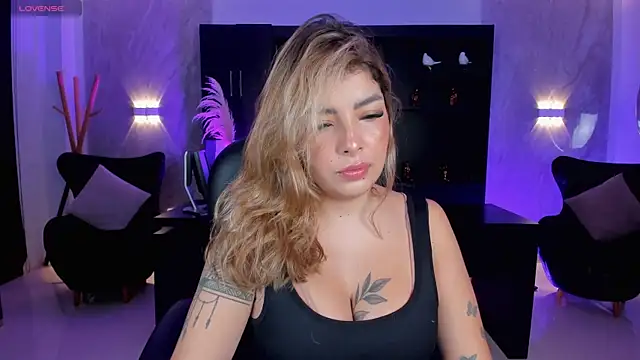 Snapshot of LisaMonroe_ chatting on 02.23.25 LisaMonroe online show from 02.23.25