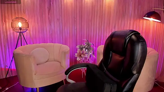 Snapshot of LisaMonroe_ chatting on 03.01.25 LisaMonroe online show from 03.01.25