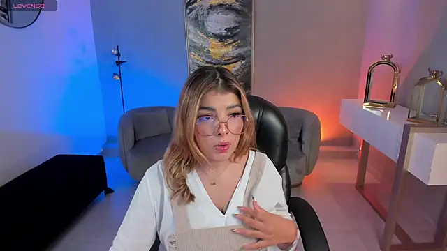 Snapshot of LisaMonroe_ chatting on 03.15.25 LisaMonroe online show from 03.15.25